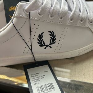 Fred Perry White Leather Sneakers mens 7/women 9